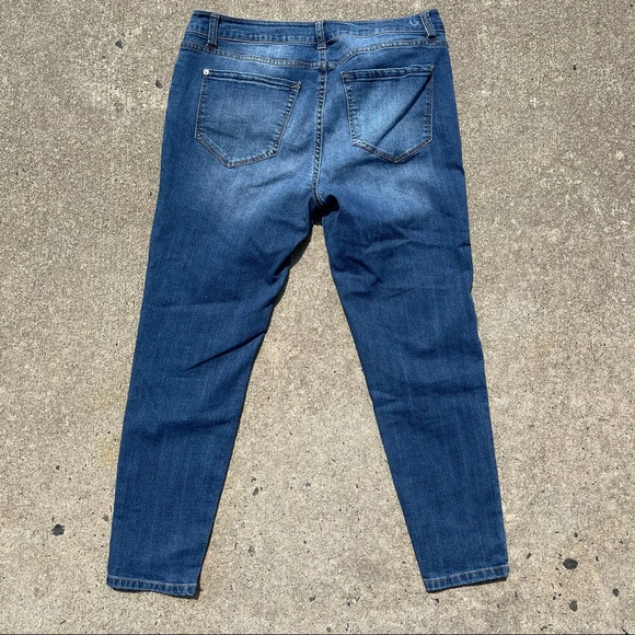 Kensie Pink Floral Embroidered Jeans Size 10/30 - Picture 6 of 7